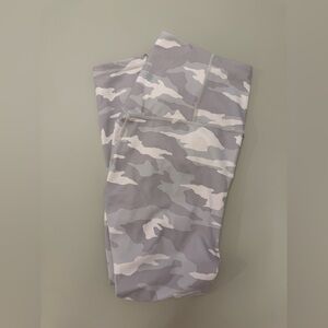 Athleta Elation Camo 7/8 Tights in Gray and Cream